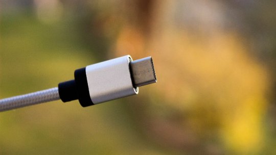 UE impune încărcătorul de tip USB-C pentru toate dispozitivele mobile