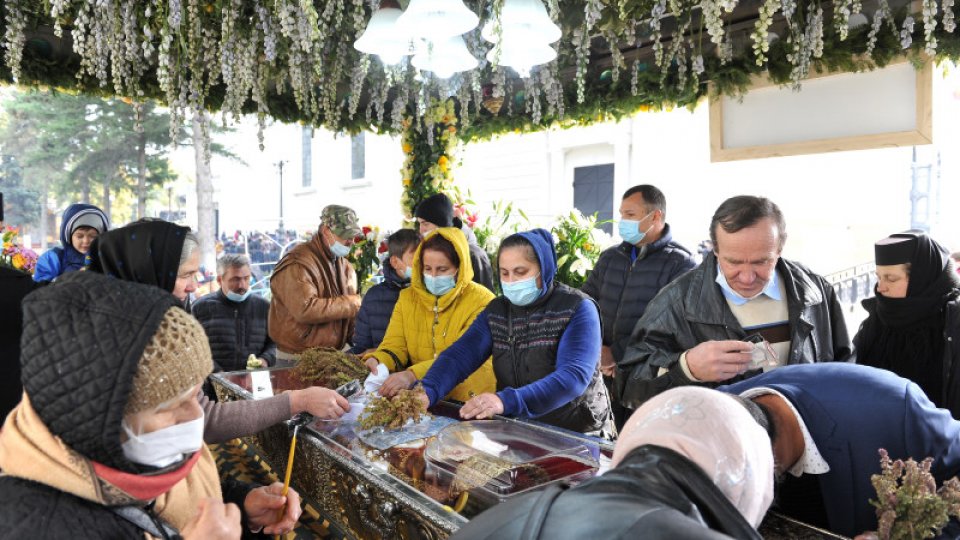 La Iaşi a început pelerinajul de hramul Sfintei Cuvioase Parascheva