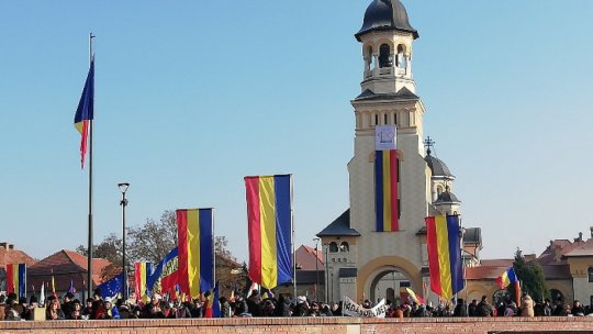 Ziua Naţională a României este sărbătorită la Alba Iulia printr-o paradă militară