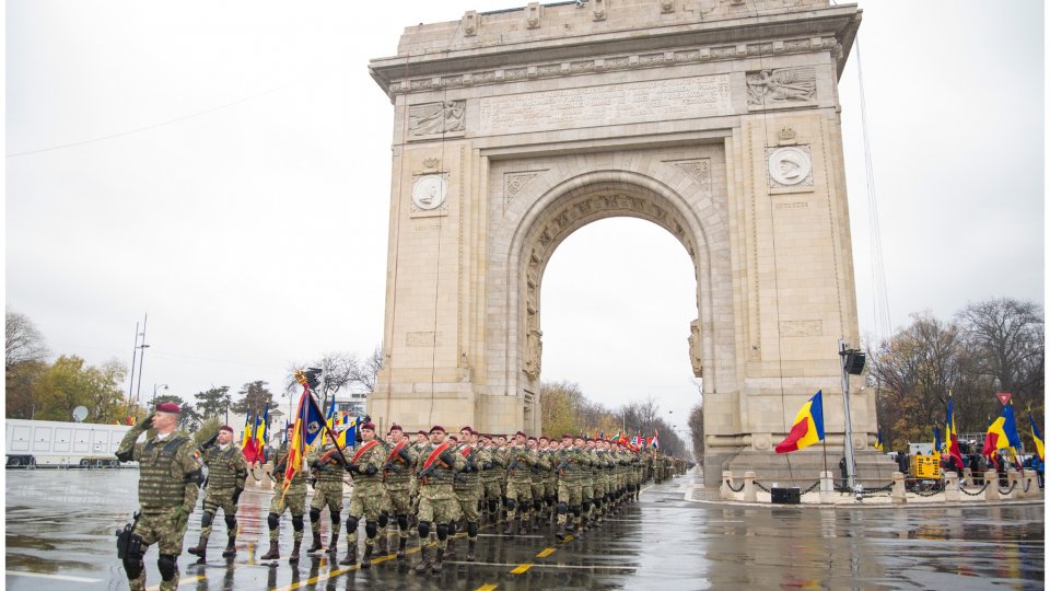 FOTO: Ziua Națională. Parada militară de la Arcul de Triumf