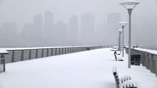 Furtunile severe de zăpadă din America de Nord au făcut cel puţin 60 de victime