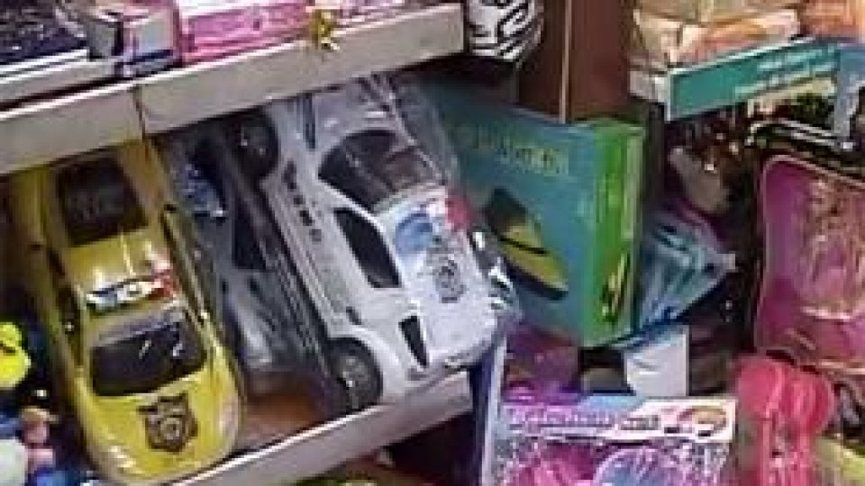 ANPC recomandă atenţie sporită la achiziţionarea dulciurilor şi jucăriilor