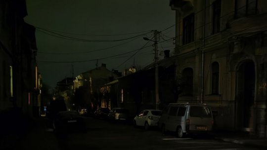 Ucraina recurge la întreruperi de urgență ale curentului pentru a-și reface rețeaua electrică după atacurile cu rachete rusești de luni