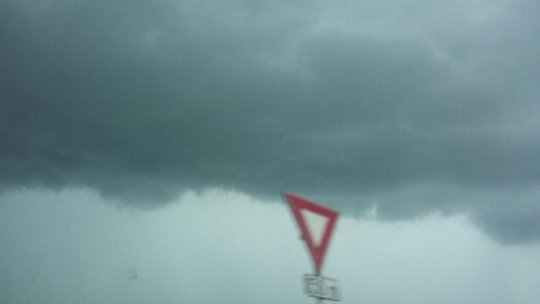 Cod galben de inundaţii pe râuri din Timiş şi Caraş-Severin până la 6:00