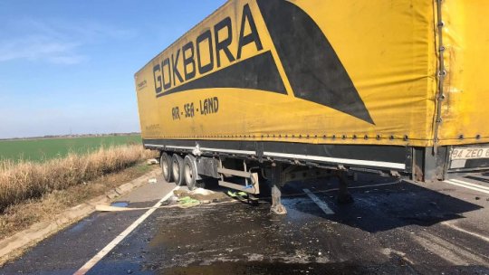 Traficul rutier este oprit pe ambele sensuri pe DN 61 Ghimpaţi-Găeşti