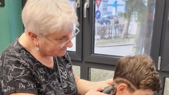 O refugiată din Ucraina munceşte deja într-o frizerie din Satu Mare