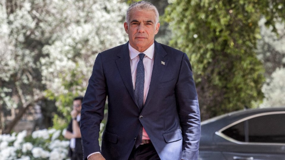 Yair Lapid, în vizită la refugiaţii ucraineni din Suceava