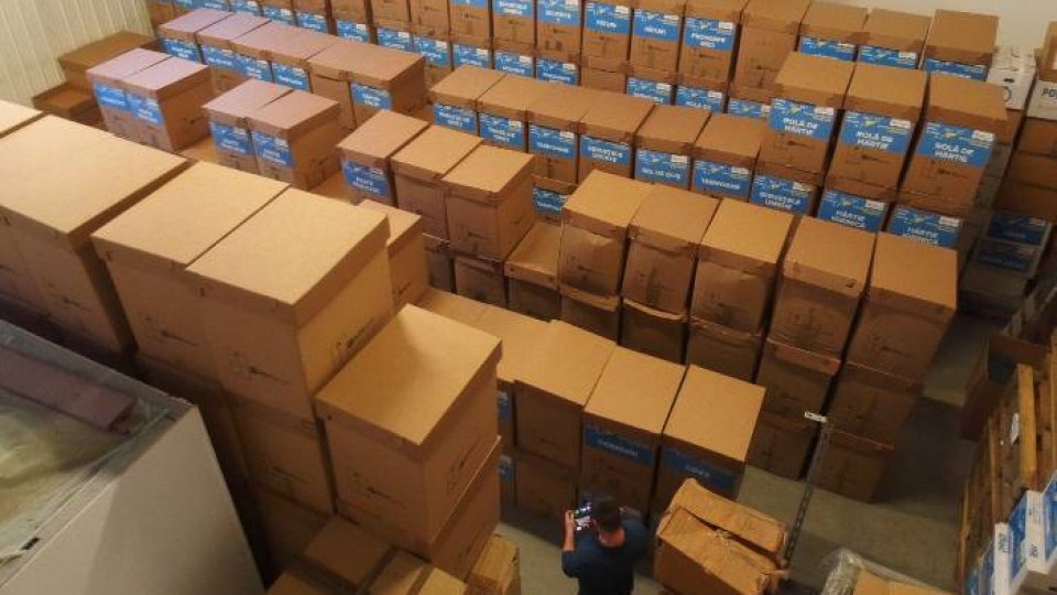 Călărași: Voluntarii participă la sortarea ajutoarelor pentru ucraineni