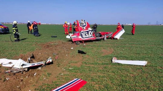 Avion de acrobaţie prăbuşit la Strejnicu, pilotul a decedat