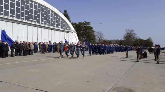 Baza aeriană de la Boboc, decorată. 110 ani de la înființare