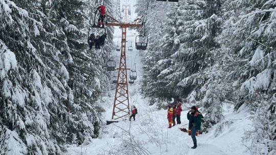 Nouă persoane au rămas blocate în  telescaunul din Vatra Dornei