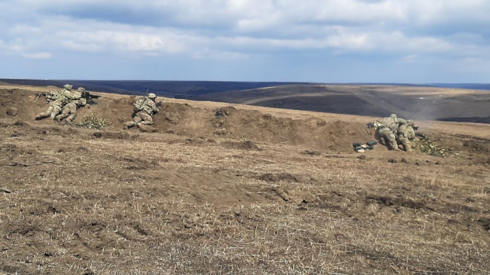 Exercițiu multinațional militar, la Comănești, în județul Bacău