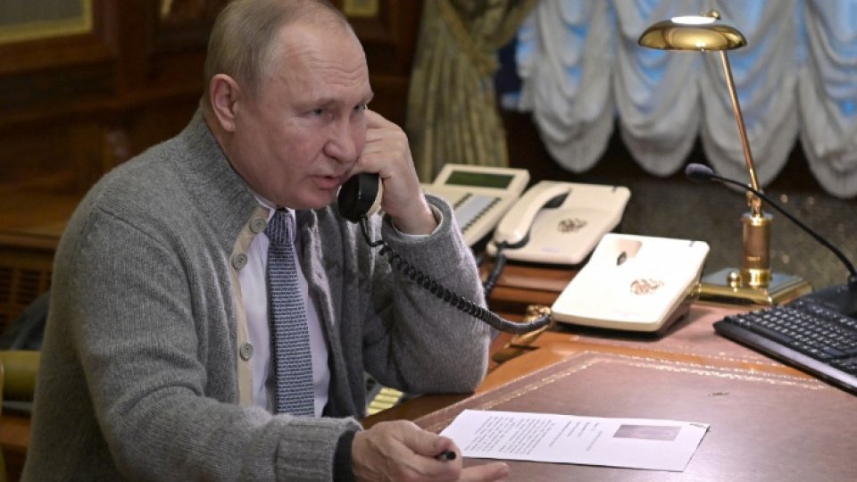 Vladimir Putin şi Emmanuel Macron, convorbire telefonică de peste două ore