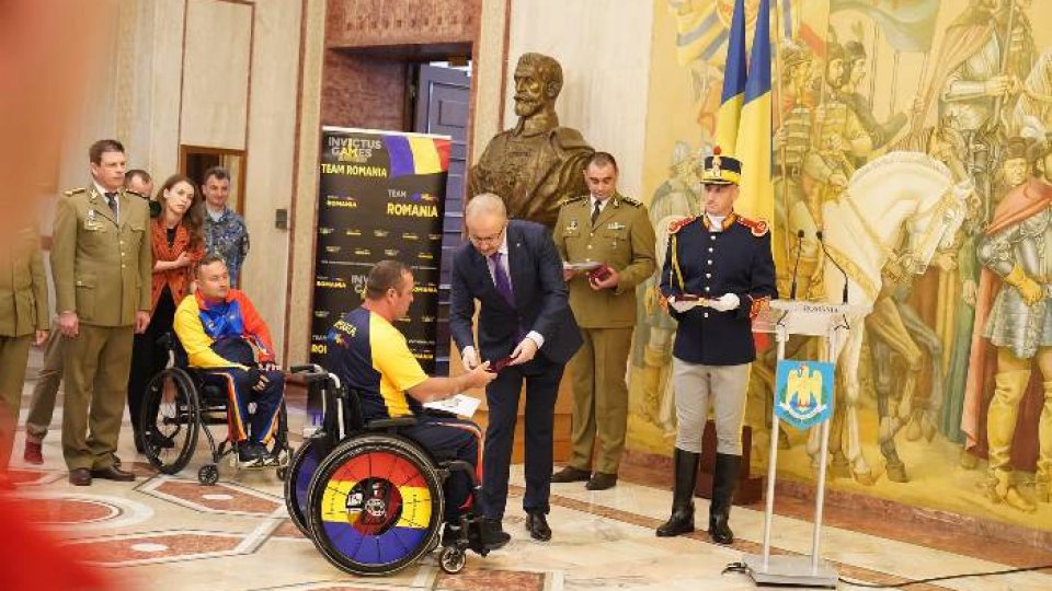 Militarii români participanți la jocurile Invictus, premiați de MApN