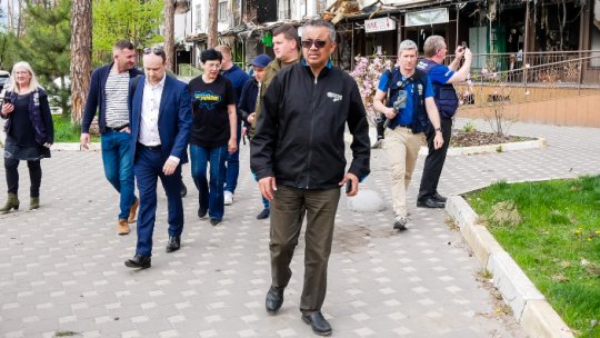 Vizită a directorului OMS în localitatea Irpin din Ucraina