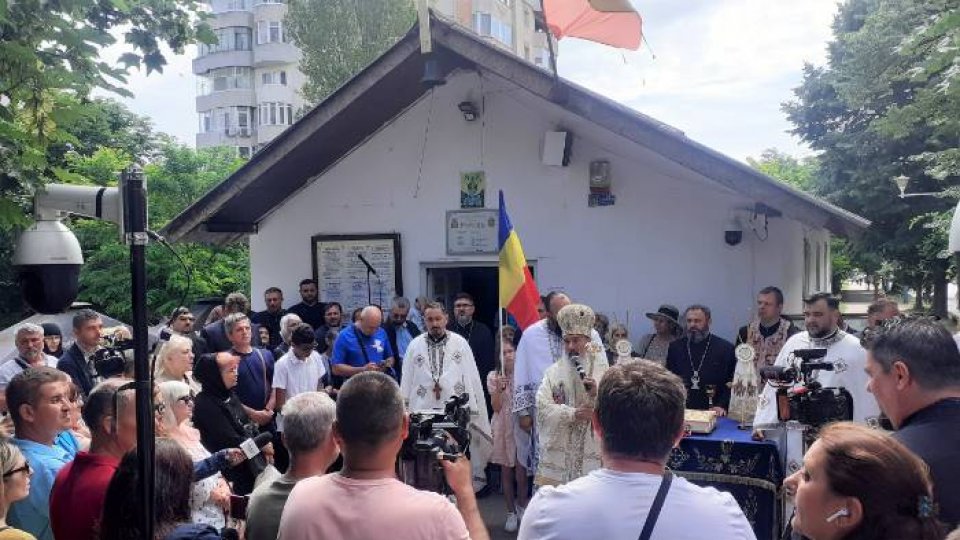 IPS Teodosie, slujbă la biserica pe care este somat să o demoleze