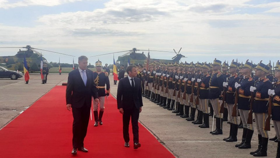 VIDEO: Preşedinţii Franţei şi României, la Baza Aeriană Mihail Kogălniceanu