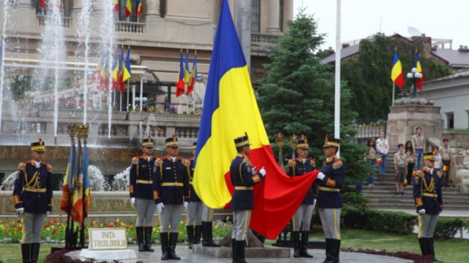 Ziua Imnului Naţional e sărbătorită vineri în toate garnizoanele din ţară