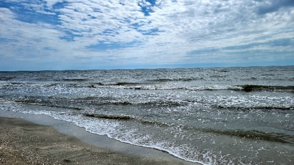 Plaja de la Vadu atrage din ce în ce mai mulți turiști