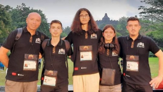 Succes al elevilor români la Olimpiada internaţională de Informatică