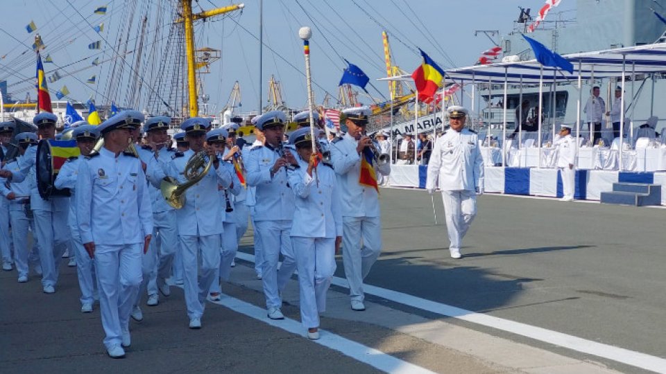 Messages on the occasion of Navy Day