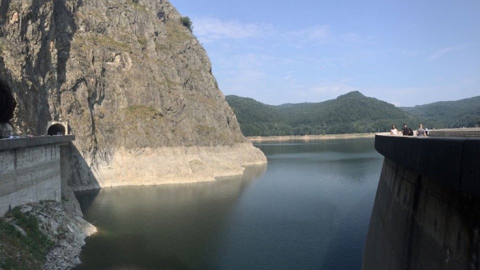 Oraşele mari, inclusiv Bucureşti, nu au probleme privind alimentarea cu apă