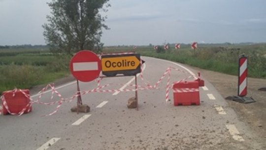 Infotrafic: Patru zone cu lucrări și restricții pe DN 7 Valea Oltului