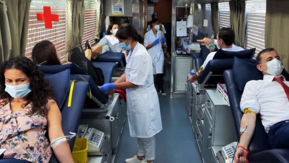 Românii din Spania donează sânge pentru Crucea Roșie