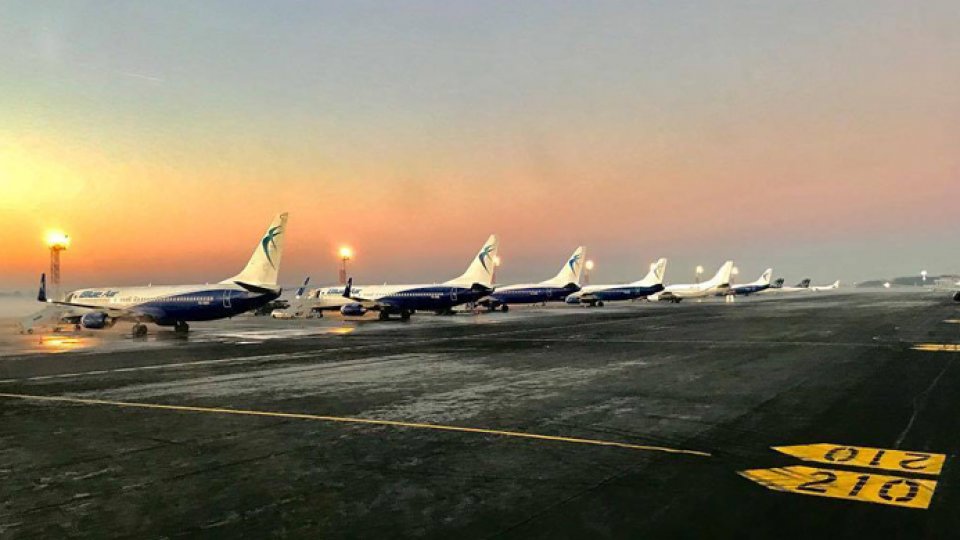 Pasagerii Blue Air vor fi aduși în țară cu avioane Tarom