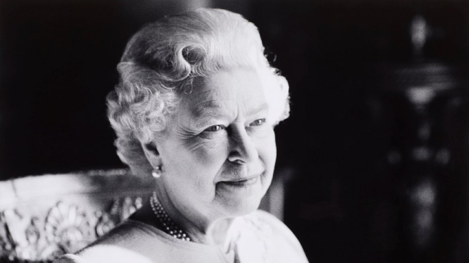 PORTRET: Regina Elisabeta a II-a a Marii Britanii şi Irlandei de Nord