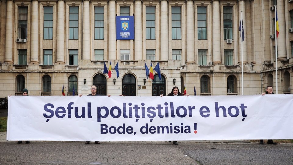 USR, protest în faţa Palatului Cotroceni şi a Ministerului de Interne faţă de menţinerea în funcţia de ministru a lui Lucian Bode