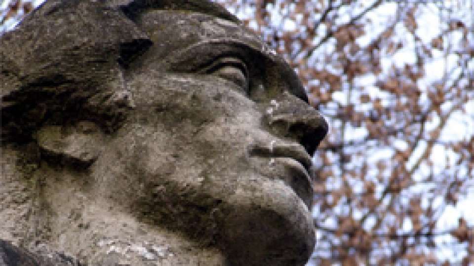 A fost dezvelit primul bust al lui Mihai Eminescu din municipiul Tulcea