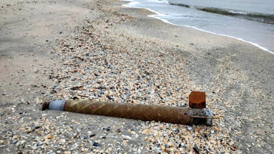 Forțele Navale Române: Corpul de rachetă găsit pe o plajă de la M. Neagră nu conține materiale pirotehnice