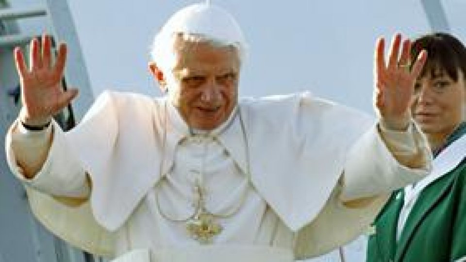 Cel puţin 65.000 de persoane i-au adus un ultim omagiu papei Emerit Benedict XVI în prima zi după ce a fost depus la Vatican
