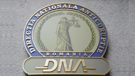 Directorul general al Romarm, Gabriel Ţuţu, a fost reţinut de DNA pentru abuz în serviciu şi trafic de influenţă