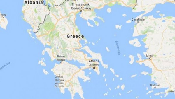Fermierii greci au scos tractoarele şi maşinile agricole pe drumurile naţionale