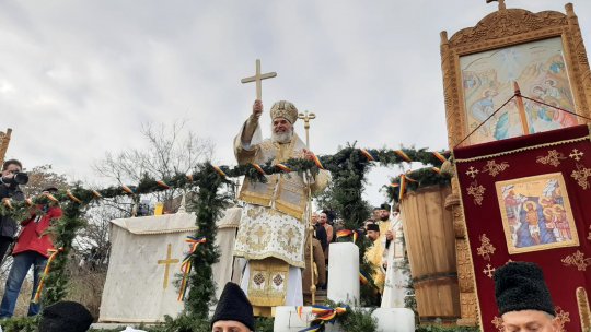 Mii de credincioşi au asistat la oficierea Slujbei de Bobotează
