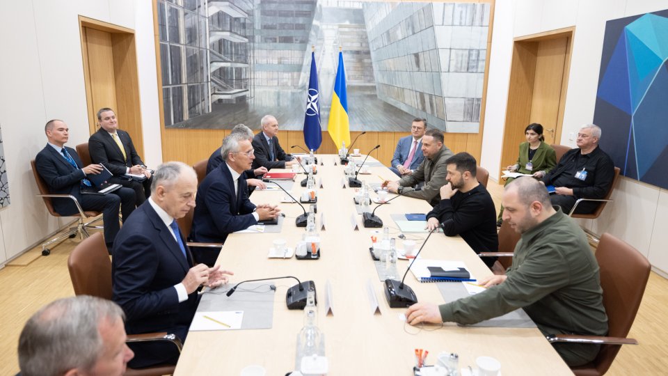 NATO: Jens Stoltenberg a mulțumit României și Germaniei pentru ajutoarele anunțate pentru Ucraina