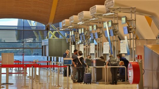10 aeroporturi regionale din Franța au fost evacuate din cauza unor alerte teroriste