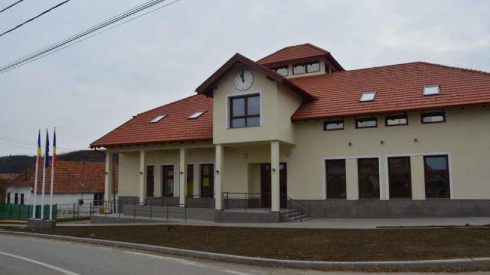 ”Întoarceți-vă acasă, pentru că nicăieri nu poate fi mai frumos ca în ţara noastră”