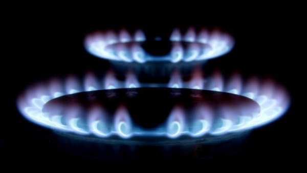 Preţurile de referinţă la gaze naturale pe piaţa din Europa continuă să scadă