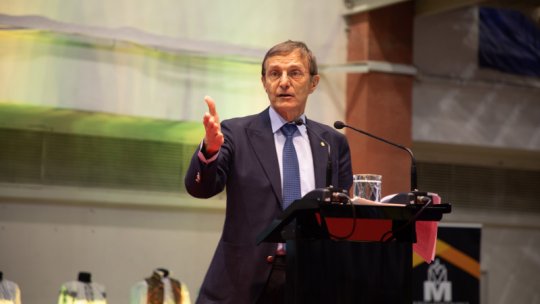 Radioul „a transmis modelul de limbă literară absolut necesară pentru comunicare”