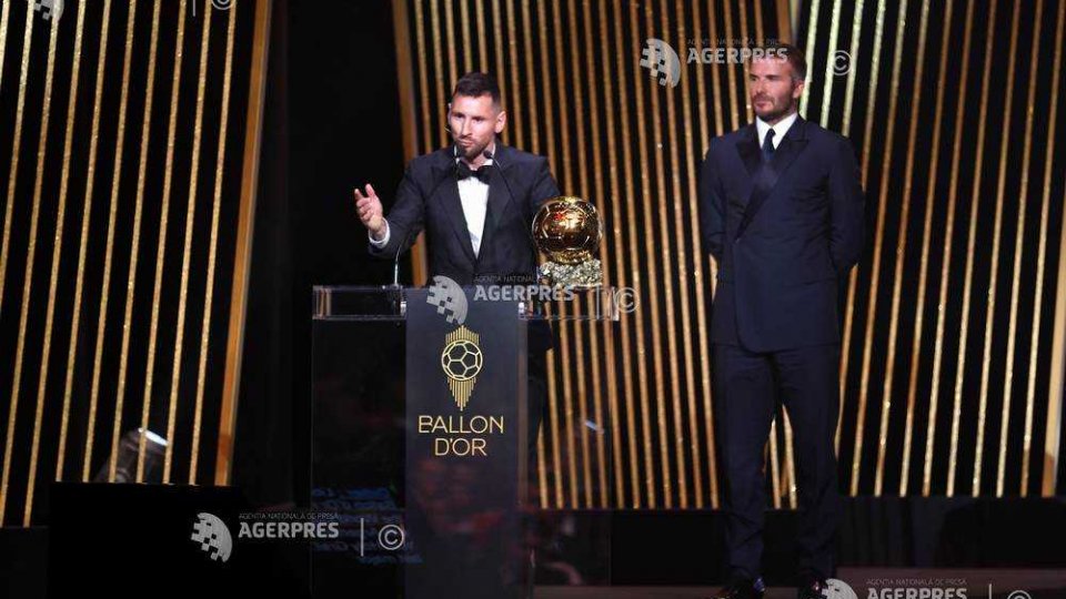 Fotbalistul argentinian Lionel Messi i-a dedicat lui Diego Maradona premiul "Balonul de Aur", pe care l-a câştigat pentru a opta oară în cariera sa