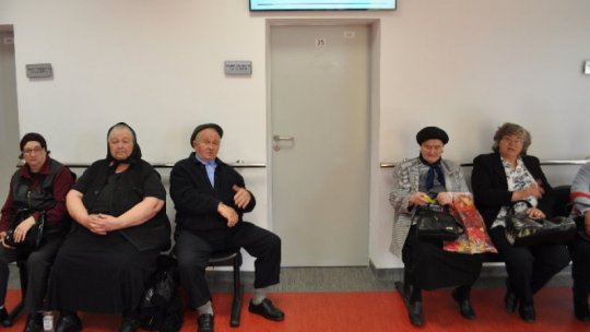 Reprezentanţii unor asociaţii care îi reprezintă pe bolnavii cronici au protestat în faţa Ministerului Sănătăţii