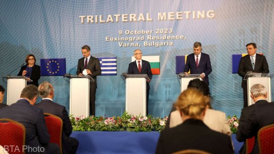 Premierii român, elen şi bulgar au semnat, la Varna, un acord care să amplifice cooperarea trilaterală în sud-estul Europei