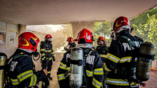 Alba Iulia: Incendiu violent la o sală de sport aflată lângă clădirea Tribunalului