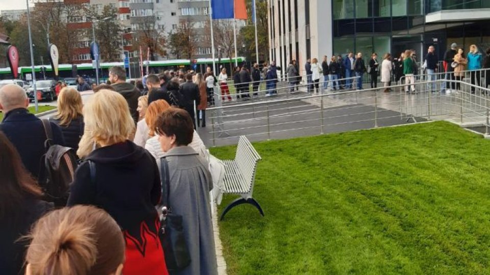 Alegeri pentru conducerea Colegiului Medicilor Stomatologi din România. Medicii s-au prezentat la vot în număr mare