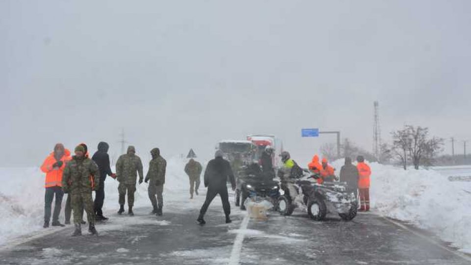 Circulație în condiții de iarnă pe unele drumuri din țară