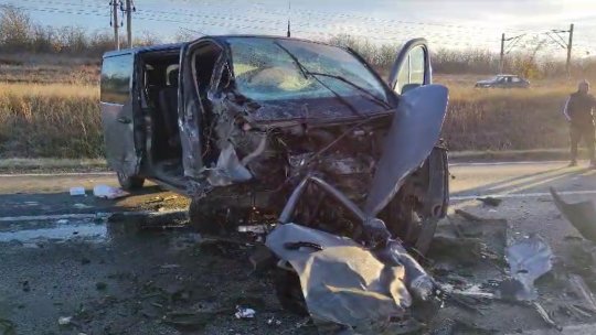 Galați: Accident grav între o mașină și un microbuz I VIDEO