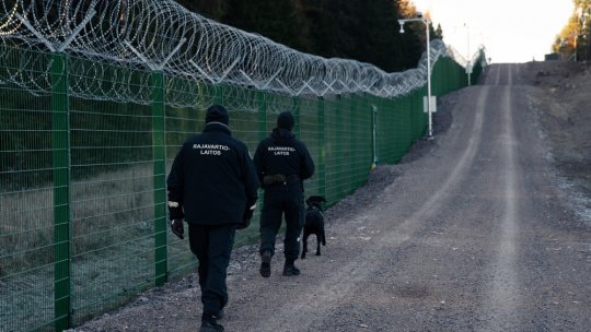 Finlanda închide toate punctele de trecere a frontierei cu Rusia, în afară de unul singur